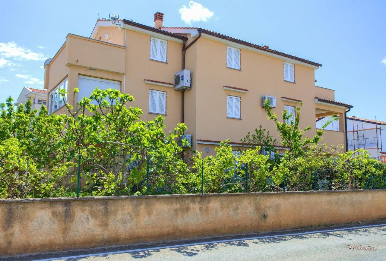 Apartments Aster Malinska Esterno foto