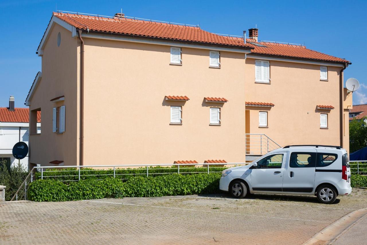 Apartments Aster Malinska Esterno foto